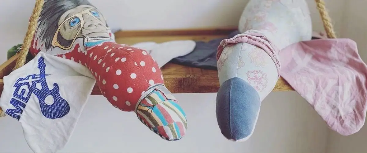Seelentröster aus persönlichen Kleidungsstücken, liebevoll gestaltet als besondere Erinnerung.